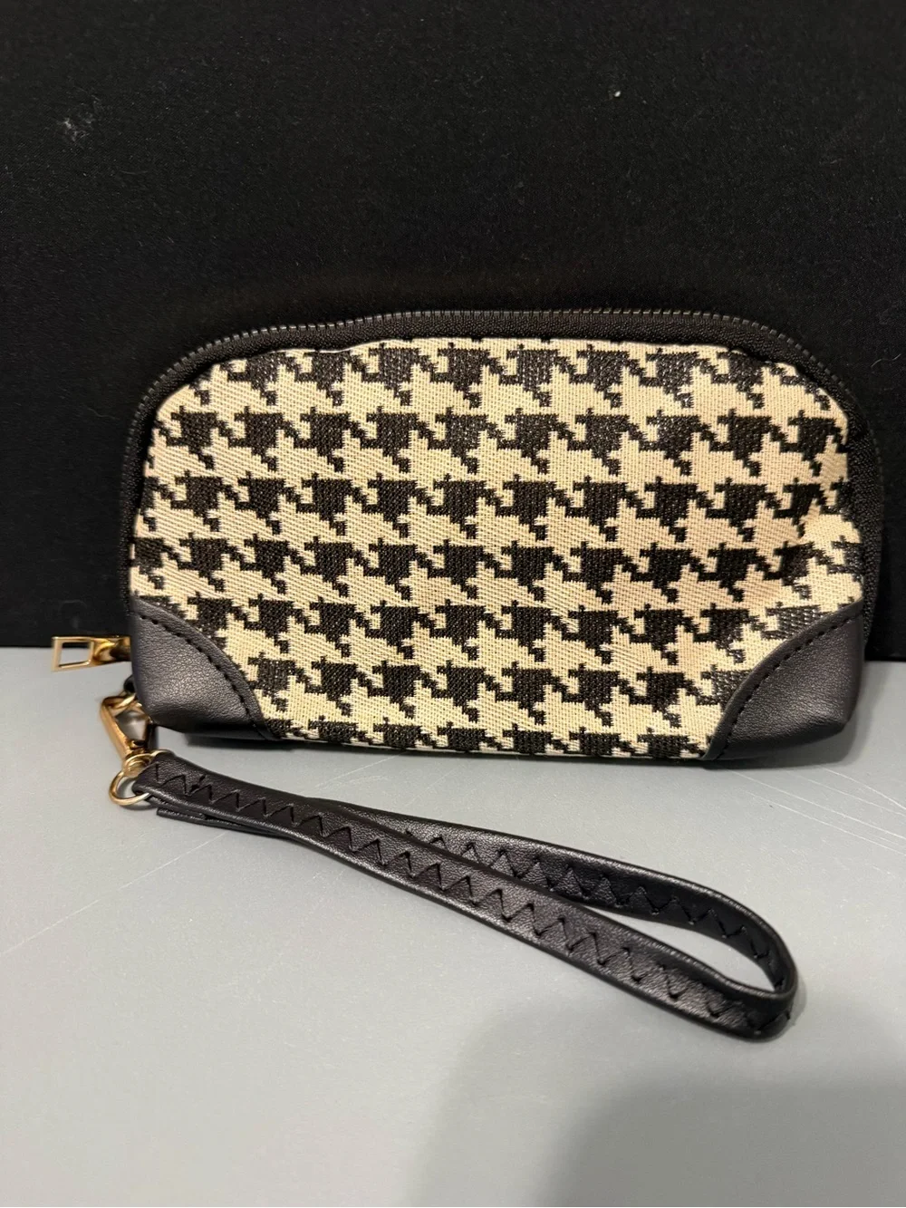 Houndstooth Wristlet Clutch in Black and Cream
